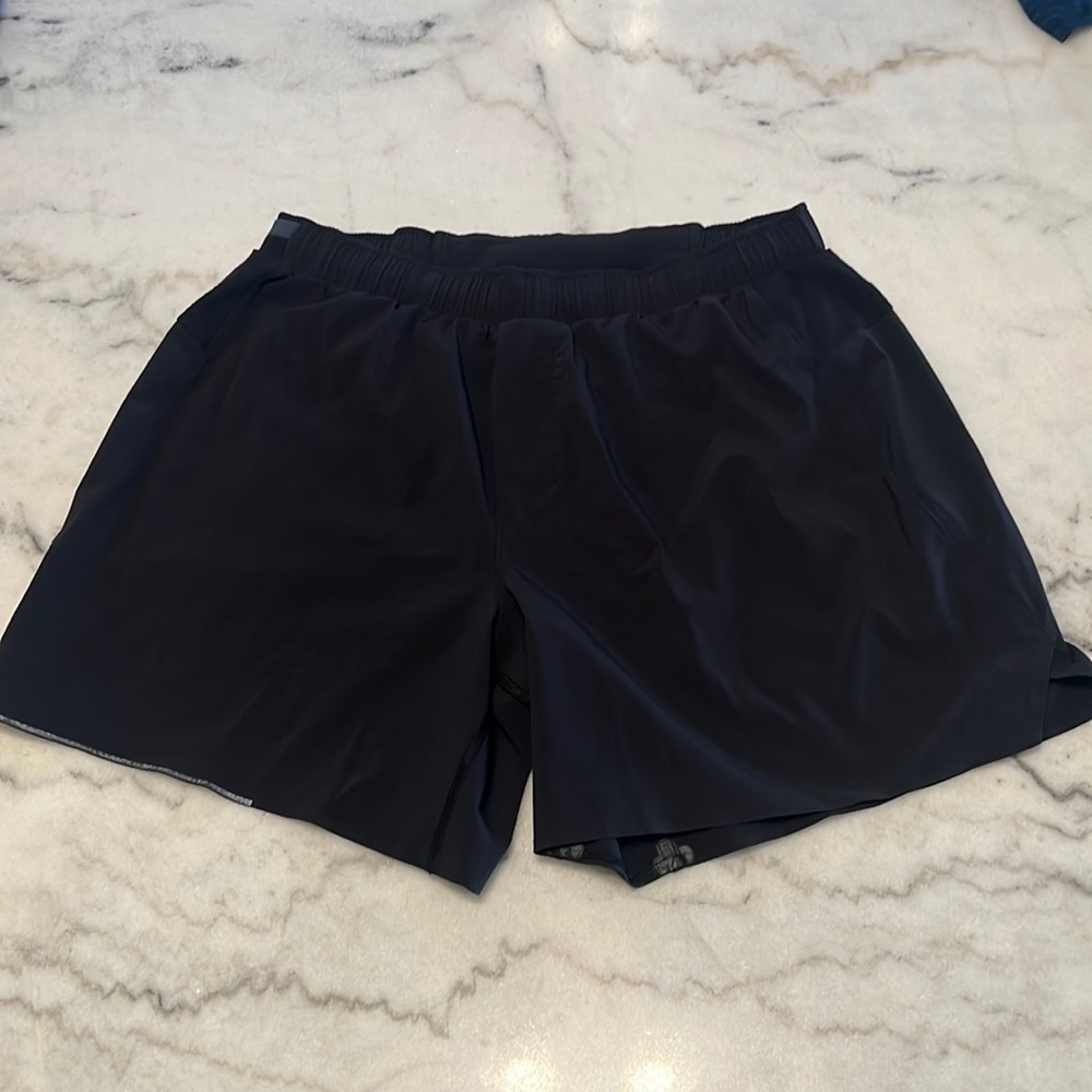 Lululemon 6inch surge size shorts size large